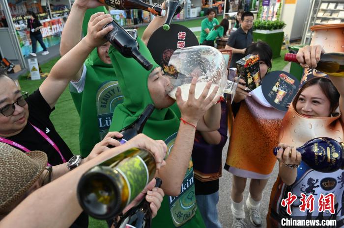 美味しいお酒とグルメを堪能できるイベント開催　香港特區(qū)