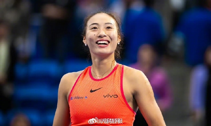 女子テニスWTA東京ツアーで中國の鄭欽文選手が優(yōu)勝