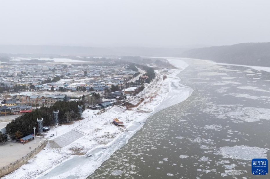 流氷が流れる景色広がる漠河區(qū)間　黒竜江省