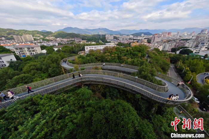 緑豊かな冬の遊歩道「福道」をそぞろ歩く　福建省福州