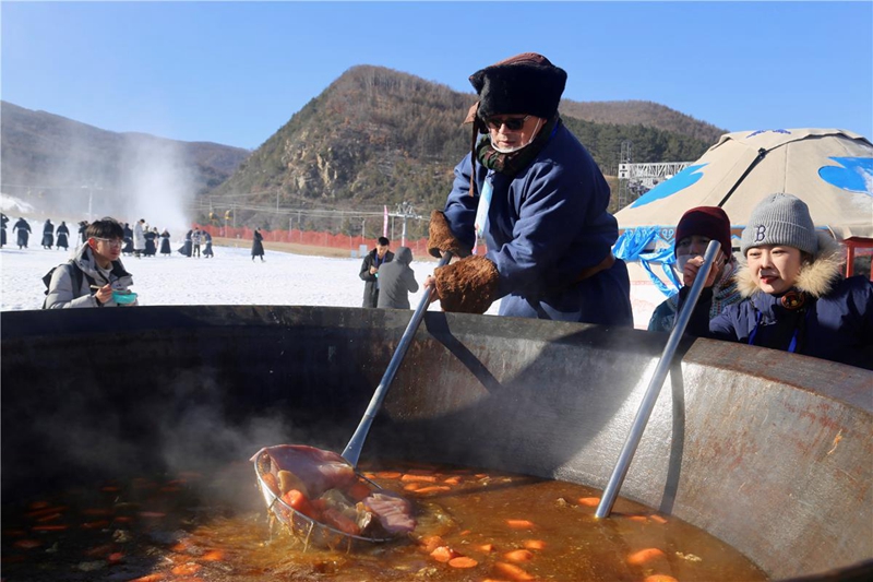 心も體も溫まる冬の一日！　內蒙古赤峰の氷雪ナーダム祭り