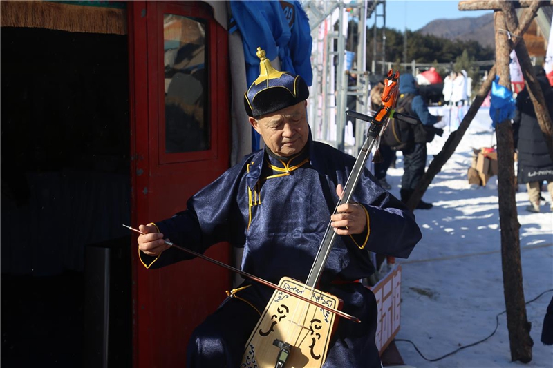 心も體も溫まる冬の一日！　內(nèi)蒙古赤峰の氷雪ナーダム祭り