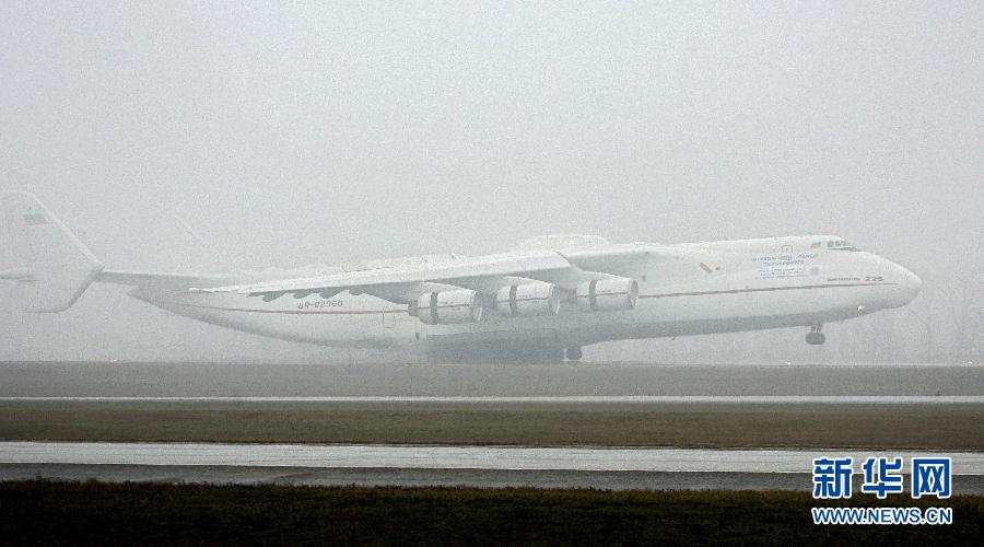 2008Q119ϥ󥬥꡼֥ڥ`Φcǽj(lu)ΒAn-225͢An-225cǽj(lu)ΒǺǽj(lu)`Φ_̤600ȥǽj(lu)Ѻ̤250ȥϢ˥ȥΥ߼ɤȯ2]줺هԤǤΤ1Τߤ饤ʤ~Ƥ